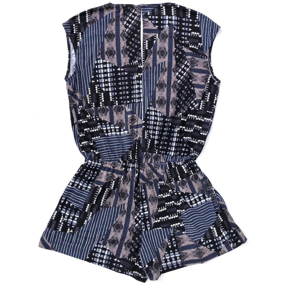 BCBG BCBGeneration romper shorts women XS tribal print deep V neck hidden pocket - Picture 6 of 15